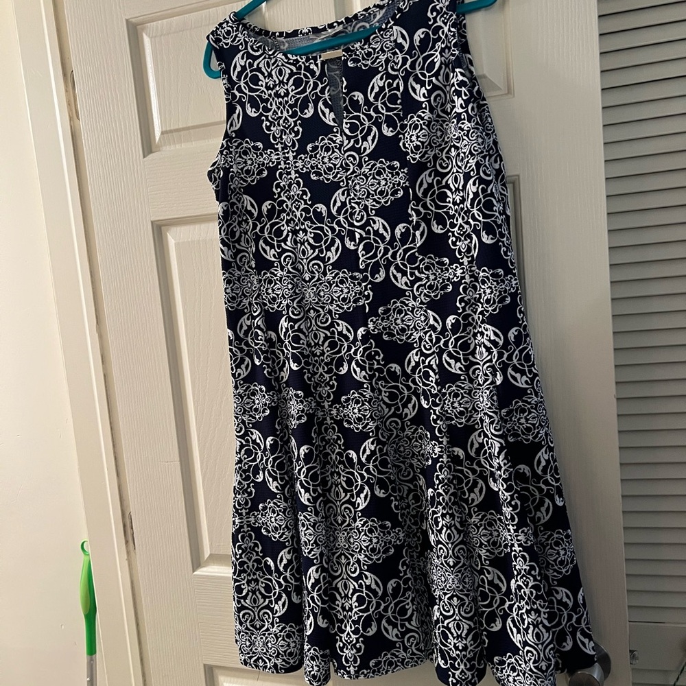Navy and White Patterned Sleeveless Dress